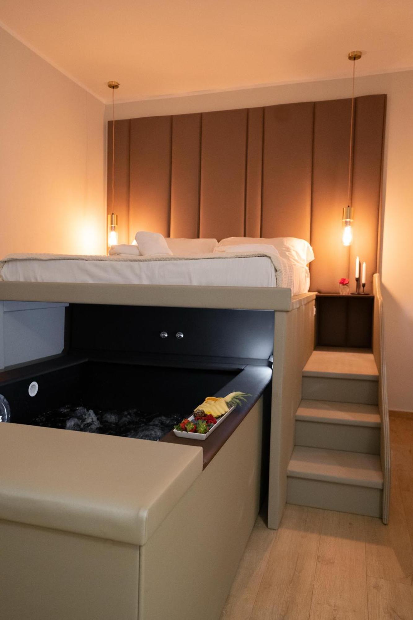 Alma Suites - Il Nido D'Amore Livorno Exterior photo